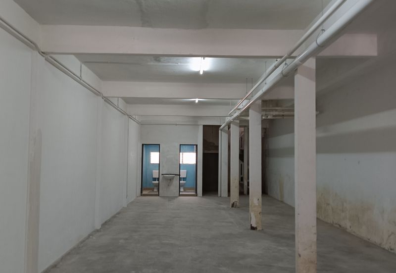 2.5 storey shop lots Batu 11 Cheras for sale