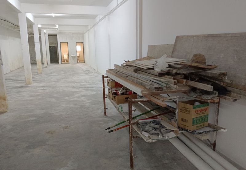 2.5 storey shop lots Batu 11 Cheras for sale