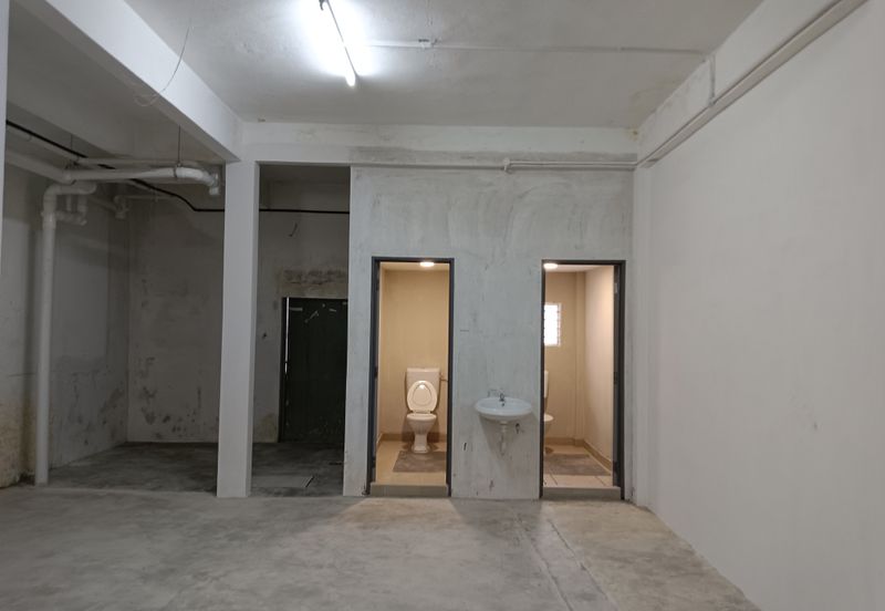 2.5 storey shop lots Batu 11 Cheras for sale