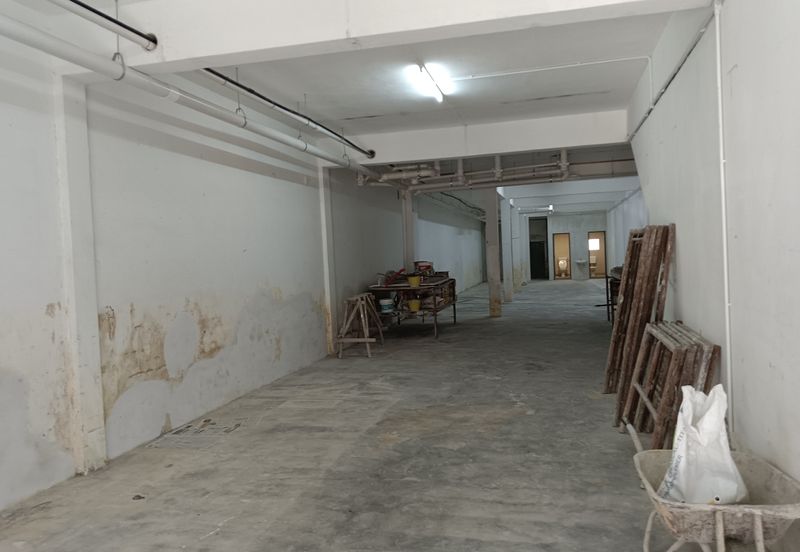 2.5 storey shop lots Batu 11 Cheras for sale