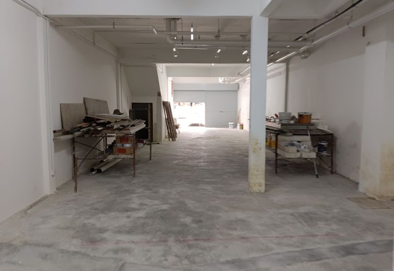 2.5 storey shop lots Batu 11 Cheras for sale