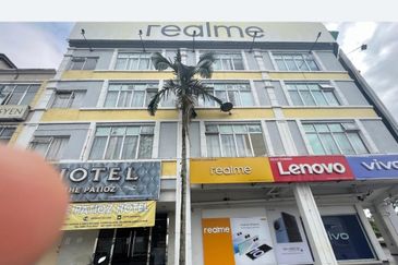 Cheap and Nice 3 Storey Shop Office For Sale 