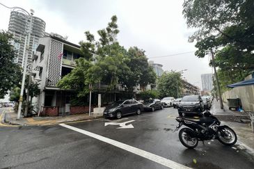 5 Stories Shop Lot @ Jalan Tun Sambanthan, Brickfields KL for sale