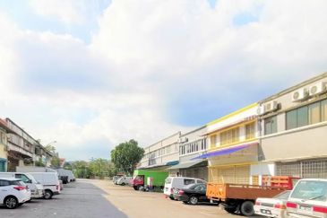 1.5 Storey Factory Urgent For Sale 