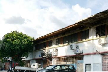 1.5 Storey Factory Urgent For Sale 