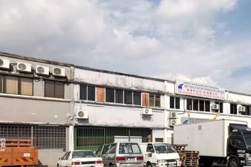 1.5 Storey Factory Urgent For Sale 