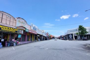 Commercial shop lot for sell @ Nilai 3 wholesale center