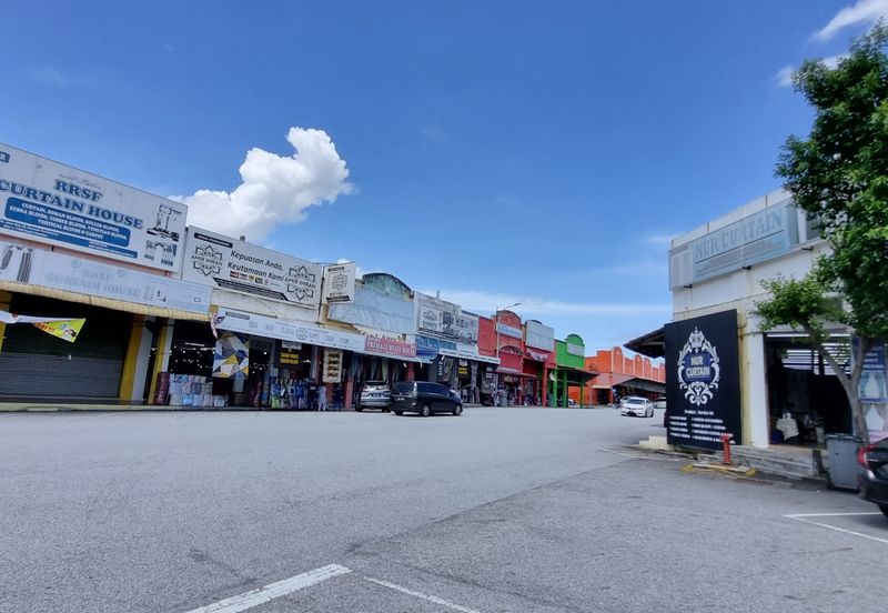 Commercial shop lot for sell @ Nilai 3 wholesale center