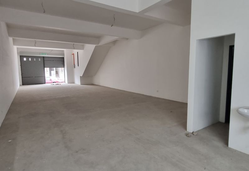 Double storey commercial shop @ Kawasan Perindustrian Nilai 3 for sale