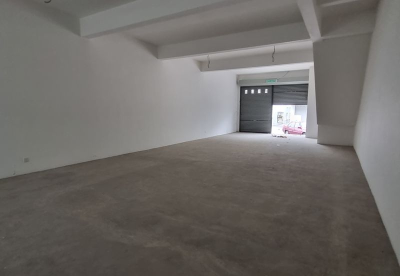 Double storey commercial shop @ Kawasan Perindustrian Nilai 3 for sale