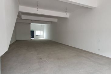 Double storey commercial shop @ Kawasan Perindustrian Nilai 3 for sale