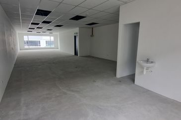 Double storey commercial shop @ Kawasan Perindustrian Nilai 3 for sale