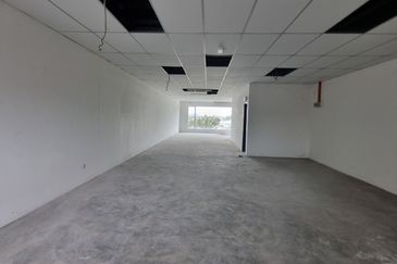 Double storey commercial shop @ Kawasan Perindustrian Nilai 3 for sale