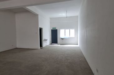 Double storey commercial shop @ kawasan perindustrian nilai 3 for sale