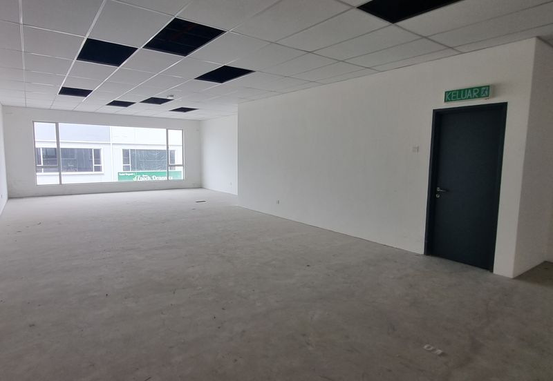 Double storey commercial shop @ kawasan perindustrian nilai 3 for sale