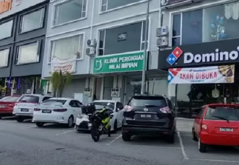 3 storey shop lot / office @ Kawasan Perniagaan Wira Nilai 3 for sale