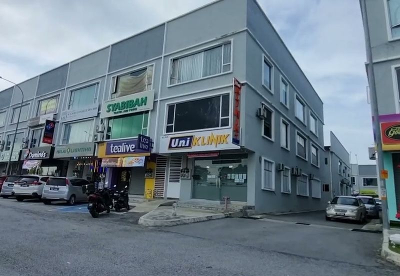 3 storey shop lot / office @ Kawasan Perniagaan Wira Nilai 3 for sale