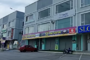 2 storey Corner shop @ Kawasan Perniagaan Wira Nilai 3 for sale