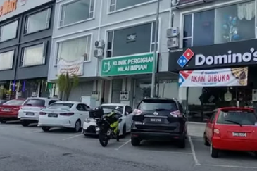 2 storey Corner shop @ Kawasan Perniagaan Wira Nilai 3 for sale