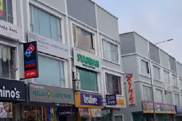 2 storey Corner shop @ Kawasan Perniagaan Wira Nilai 3 for sale