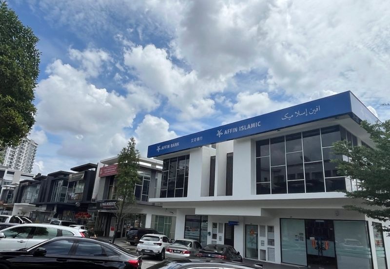 Pusat Komersial Equine