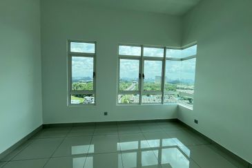 La Thea Residences @ 16 Sierra