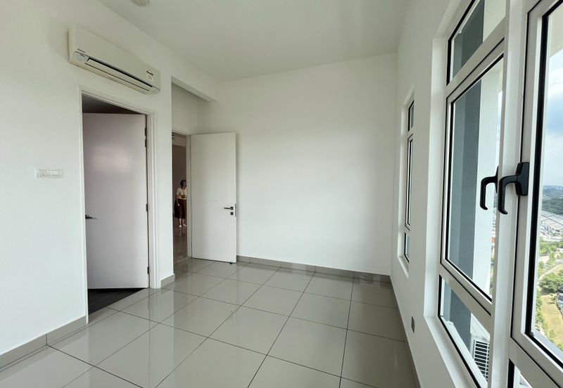 La Thea Residences @ 16 Sierra