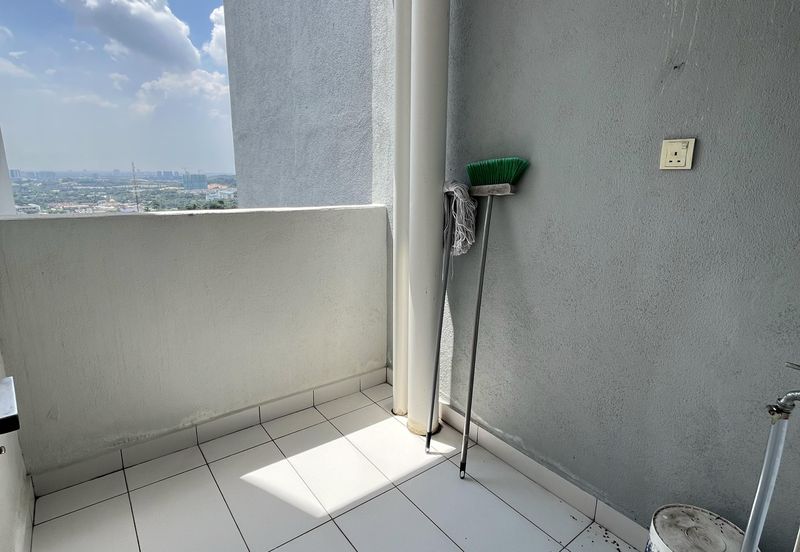 La Thea Residences @ 16 Sierra