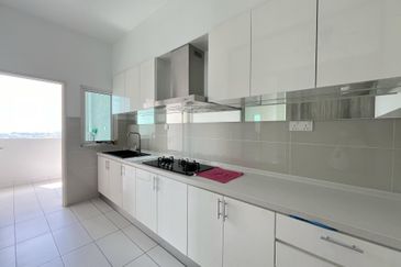 La Thea Residences @ 16 Sierra