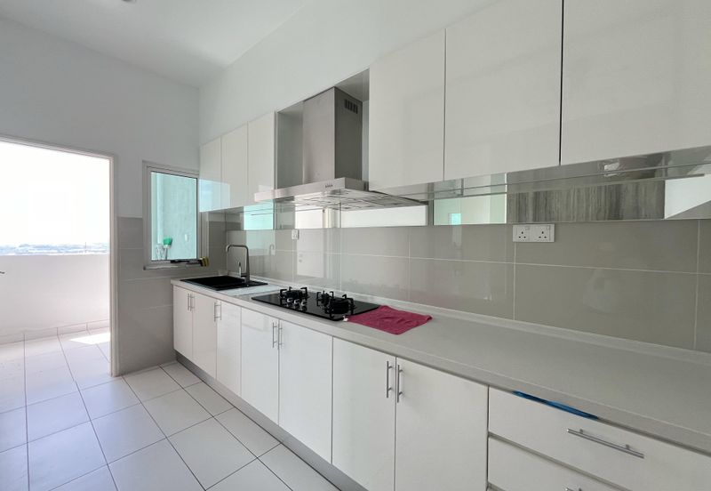 La Thea Residences @ 16 Sierra