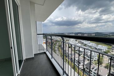 La Thea Residences @ 16 Sierra