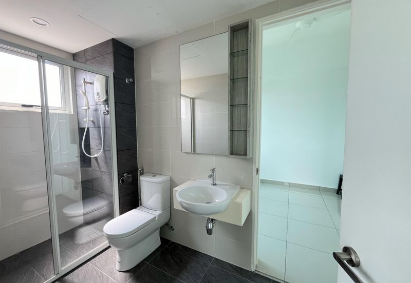 La Thea Residences @ 16 Sierra