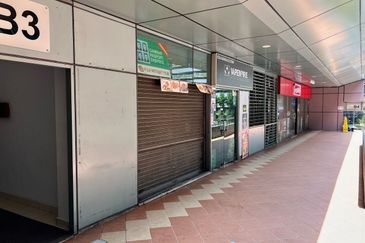 Leisure Commerce Square