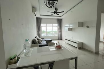 La Thea Residences @ 16 Sierra