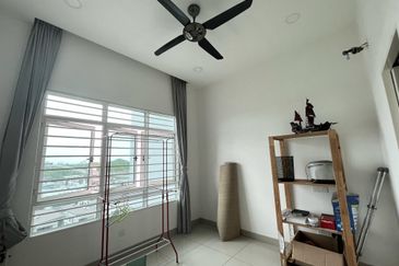 La Thea Residences @ 16 Sierra