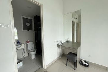 La Thea Residences @ 16 Sierra