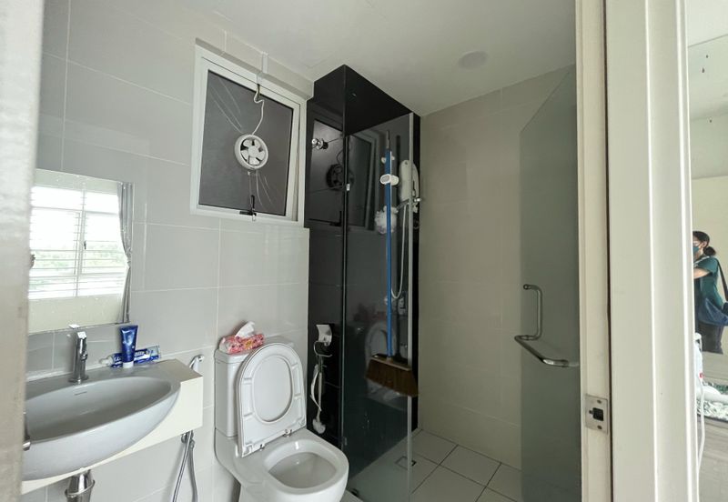 La Thea Residences @ 16 Sierra