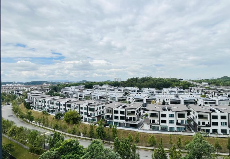 La Thea Residences @ 16 Sierra