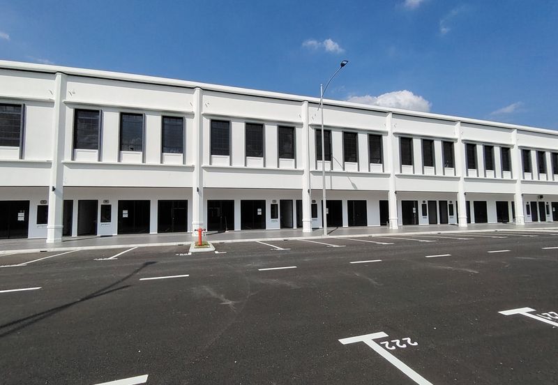 Brand New shoplot at Silver Square Eco Majestic For Rent