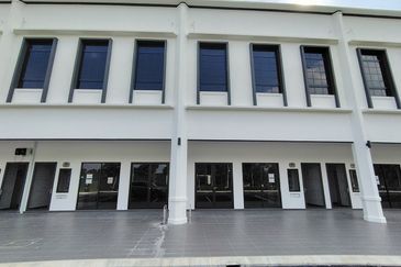 Brand New shoplot at Silver Square Eco Majestic For Rent