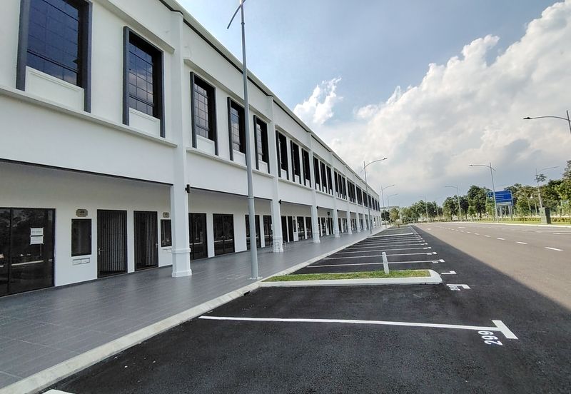 Brand New shoplot at Silver Square Eco Majestic For Rent