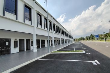 Brand New shoplot at Silver Square Eco Majestic For Rent