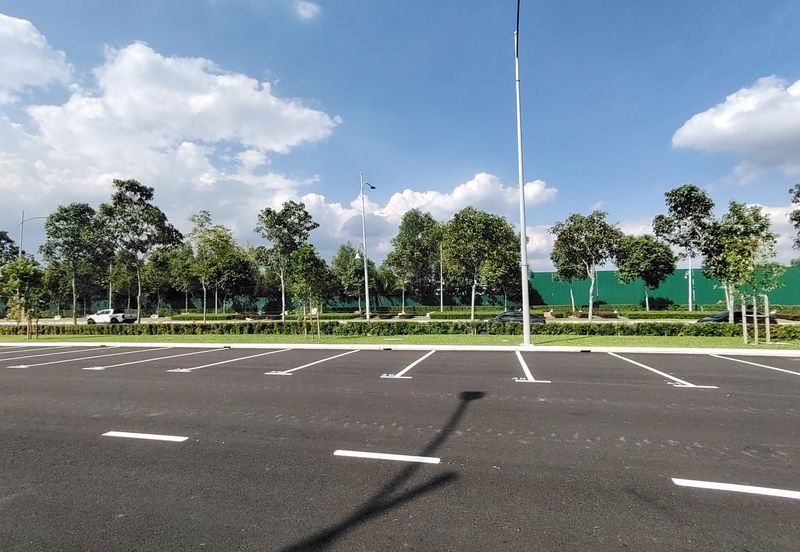 Brand New shoplot at Silver Square Eco Majestic For Rent