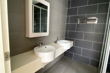 Parkfield Residences, Tropicana Heights