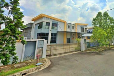 Lekas 32 Industrial Park