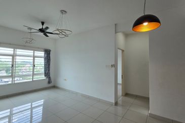 La Thea Residences @ 16 Sierra