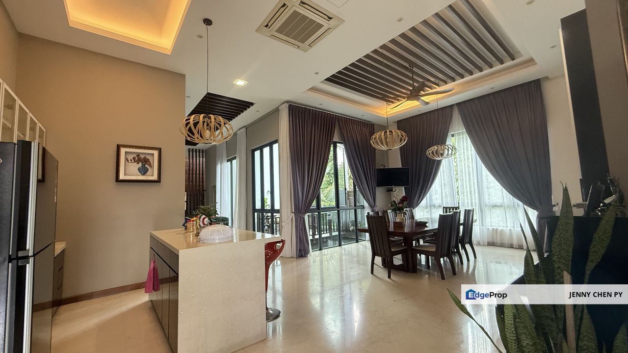 3.5 storey bunglaow @ Taman Equine Seri Kembangan For Sale, Selangor, Seri Kembangan