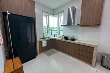 Super Nice 3 Storey Semi-D CORNER house@ Sungai Long for sale