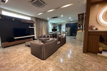 Super Nice 3 Storey Semi-D CORNER house@ Sungai Long for sale