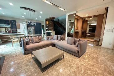 Super Nice 3 Storey Semi-D CORNER house@ Sungai Long for sale